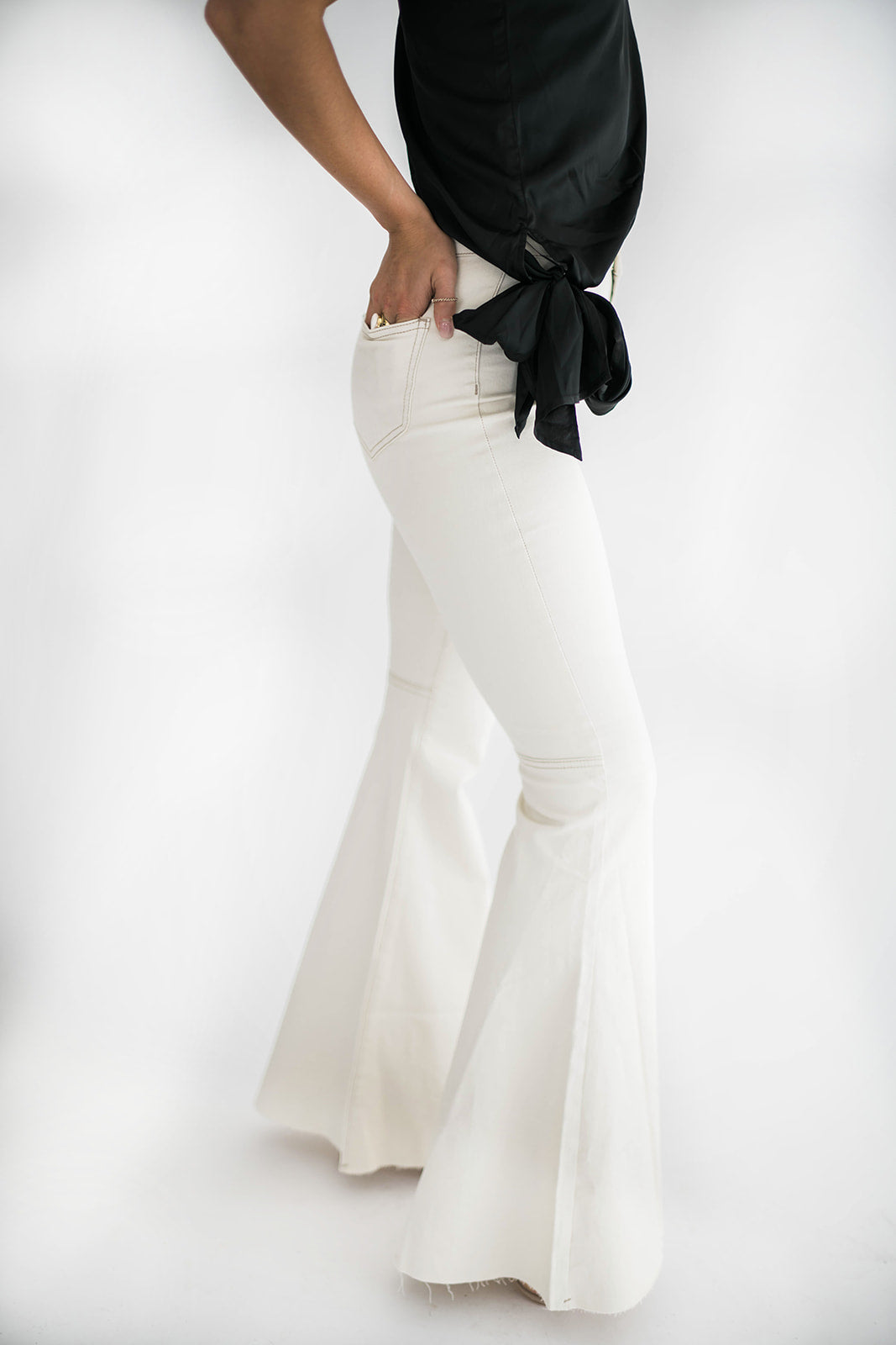 Logan Flare Jeans Cream