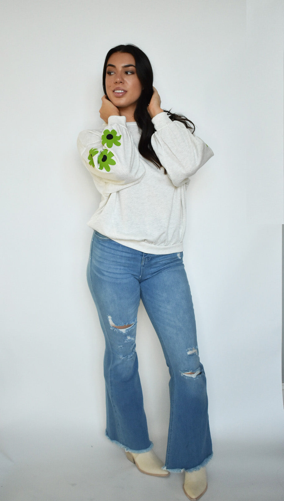 Vivian Daisy Sleeve Pullover