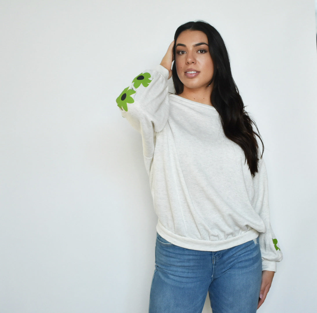 Vivian Daisy Sleeve Pullover