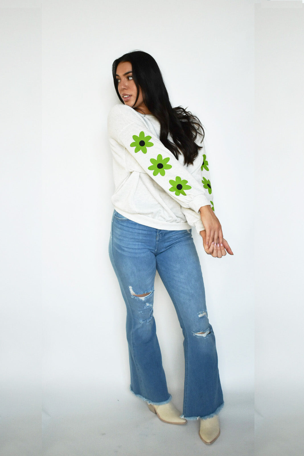 Vivian Daisy Sleeve Pullover