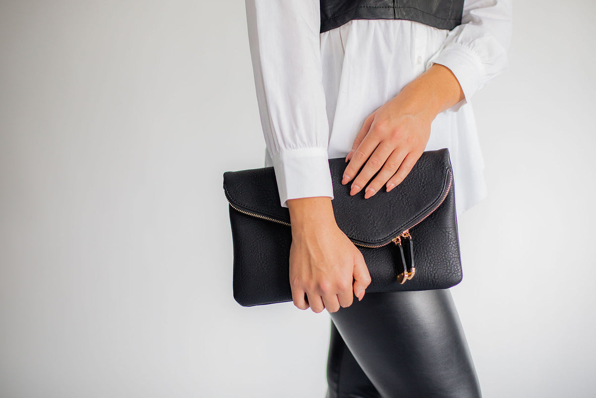 Stella Crossbody Clutch in Black