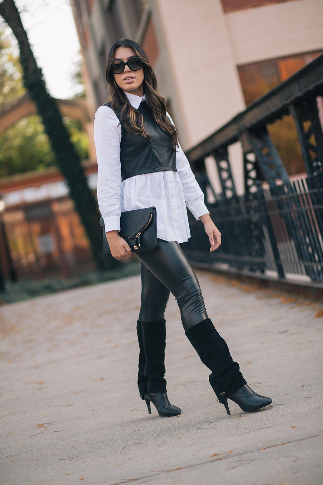 Stella Crossbody Clutch in Black